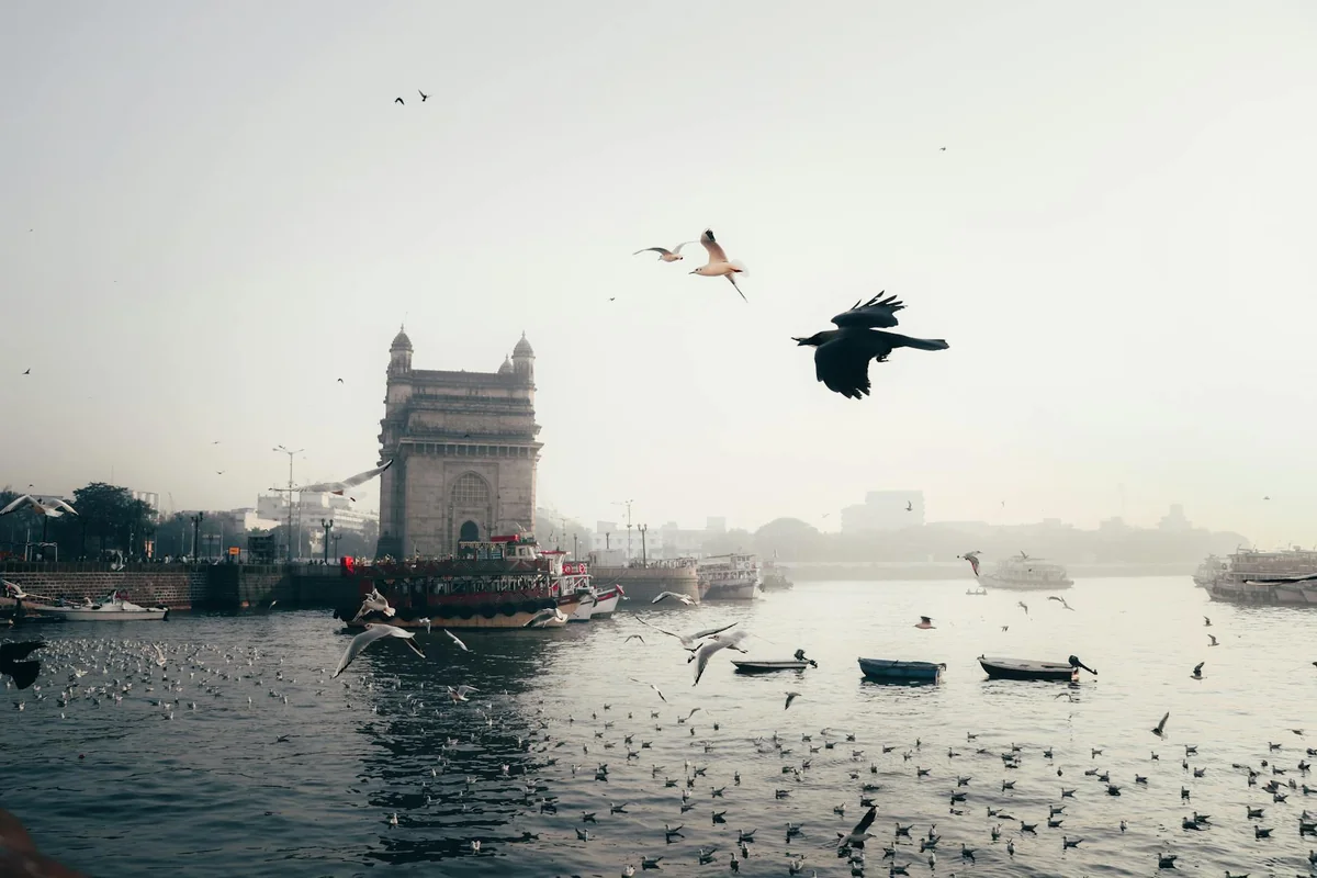 पश्चिम भारत का ऐतिहासिक स्मारक और शहर का परिदृश्य