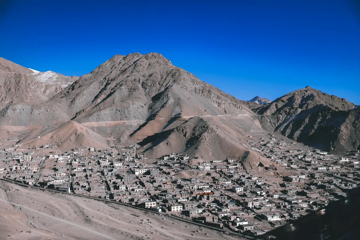 भारत के ग्रामीण इलाक़े में तपती धूप