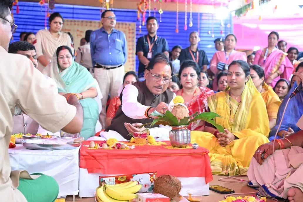 मुख्यमंत्री निवास में उमड़ा मातृशक्ति का सैलाब, विष्णु भैया के घर बहनों ने मनाया तीजा-पोरा तिहार