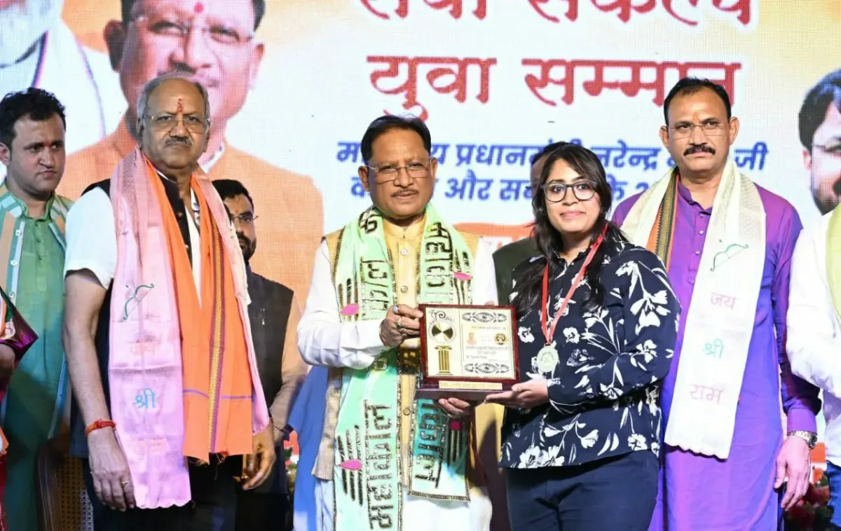 रायपुर में सेवा संकल्प युवा सम्मान समारोह का आयोजन, मुख्यमंत्री विष्णु देव साय ने युवाओं की प्रतिभा को सराहा