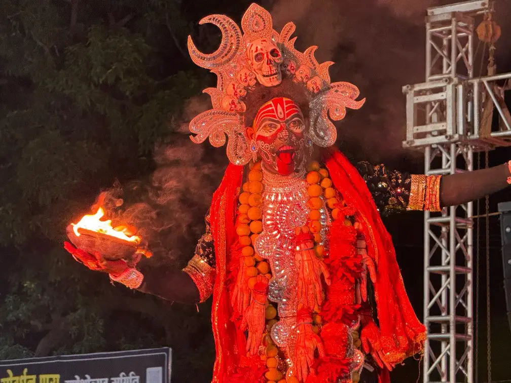 गरियाबंद के गांधी मैदान में गूंजे जसगीत और सजी मां काली की भव्य झांकी उमड़ा जनसैलाब