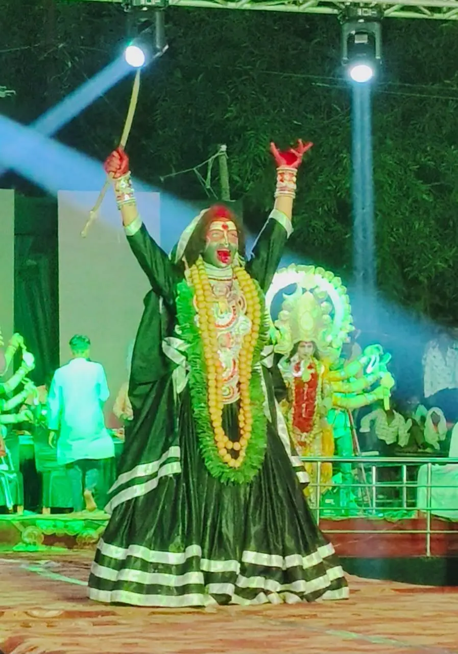 गरियाबंद के गांधी मैदान में गूंजे जसगीत और सजी मां काली की भव्य झांकी उमड़ा जनसैलाब