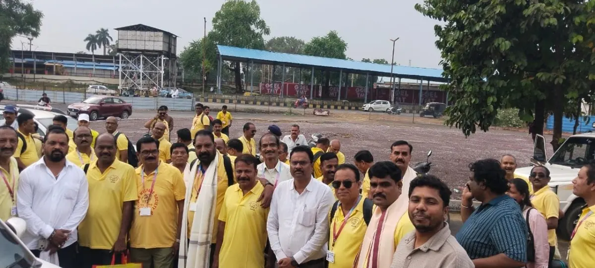 स्व. विजय चौधरी की स्मृति में अमृतसर रवाना हुआ 200 श्रद्धालुओं का जत्था, रायपुर स्टेशन पर दिखा उत्साह