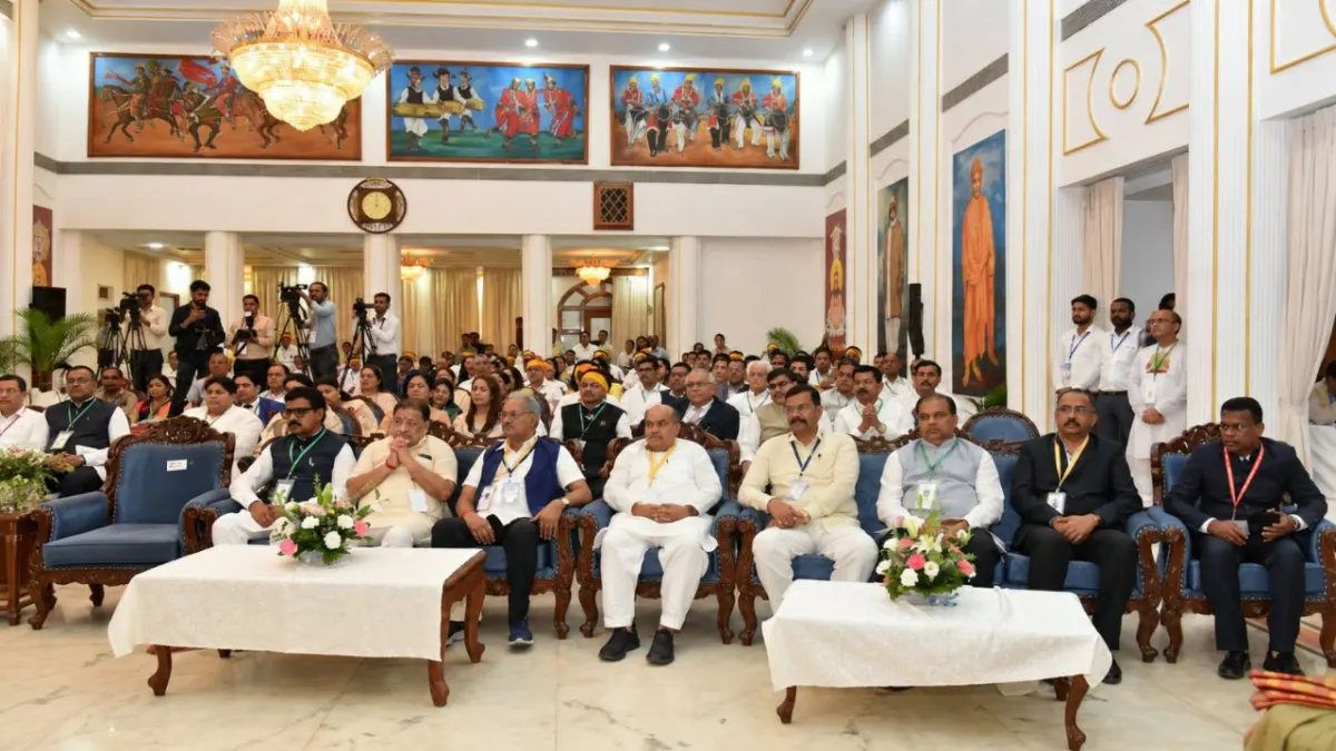 राष्ट्रपति द्रौपदी मुर्मु ने माता हासी देवी की स्मृति में जारी किया 200 रुपये का स्मारक सिक्का
